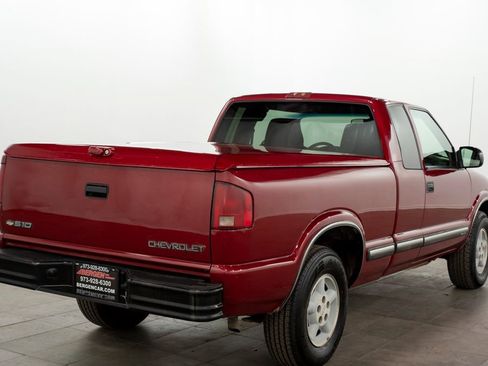 Used 2002 Chevrolet S10 Pickup LS w/ LS Preferred Equipment Group AWD/4WD image 13