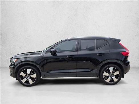 Used 2022 Volvo XC40 T5 Momentum AWD/4WD image 9