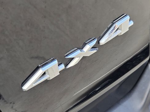Used 2019 Jeep Cherokee Latitude Plus AWD/4WD image 31