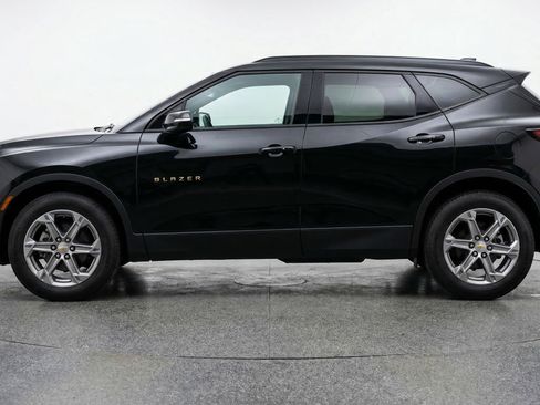 Used 2025 Chevrolet Blazer LT image 5