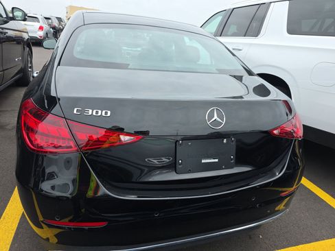 Used 2025 Mercedes-Benz C 300 Sedan image 6