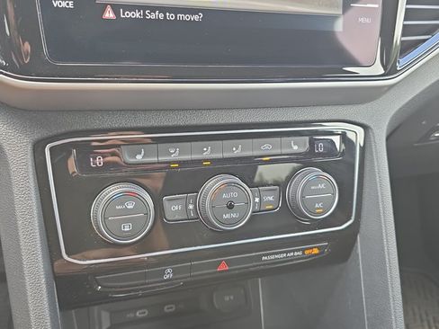 Used 2023 Volkswagen Atlas Cross Sport SE FWD image 15