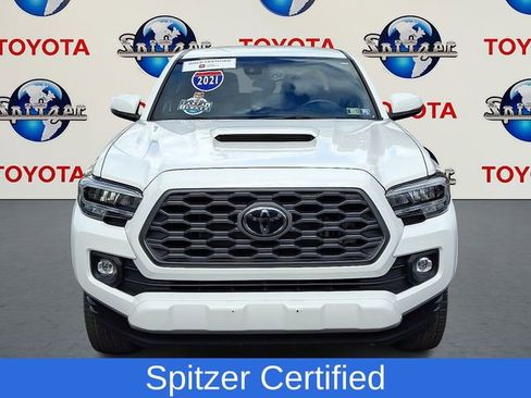 Used 2021 Toyota Tacoma TRD Sport image 2