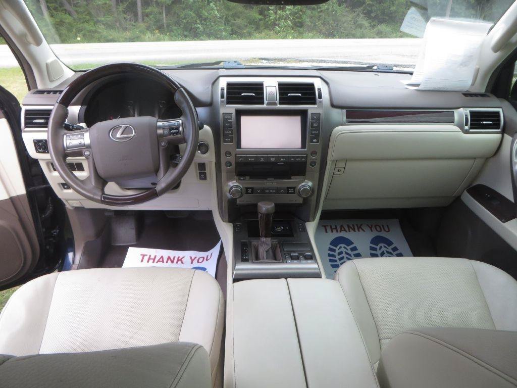 Used 2019 Lexus GX 460 Premium w/ Premium Package AWD/4WD image 15