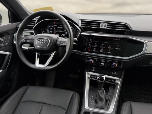 Certified 2025 Audi Q3 2.0T Premium w/ Convenience Package image 11