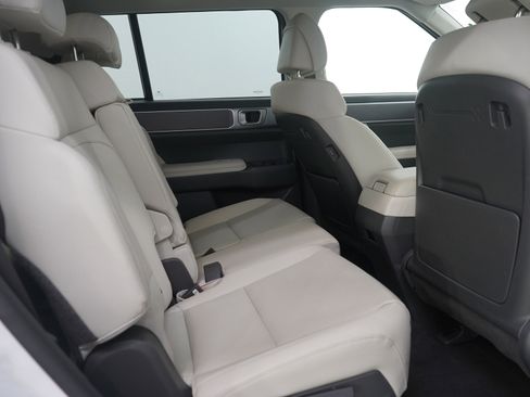 Used 2025 Hyundai Santa Fe SEL image 15