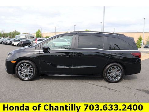 Certified 2025 Honda Odyssey Touring image 4