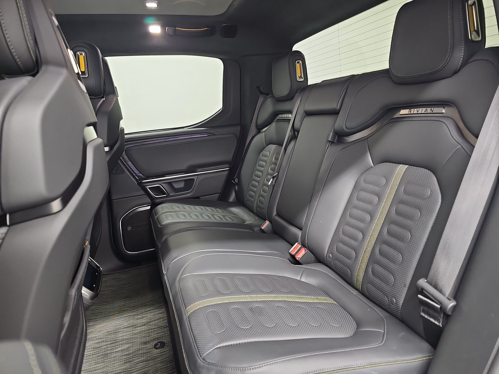 Used 2024 Rivian R1T Adventure Dual AWD/4WD image 21