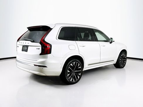 Used 2025 Volvo XC90 B5 Plus image 9
