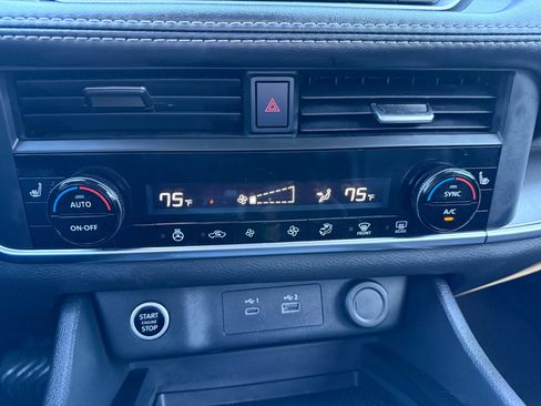 Used 2023 Nissan Rogue SV w/ SV Premium B Package image 33