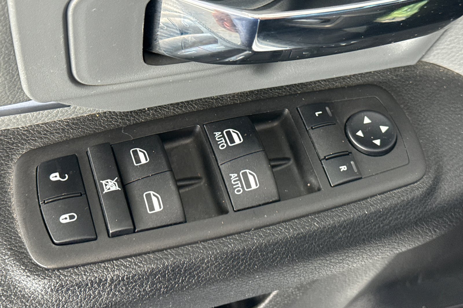 Used 2024 RAM 1500 Classic SLT RWD image 18