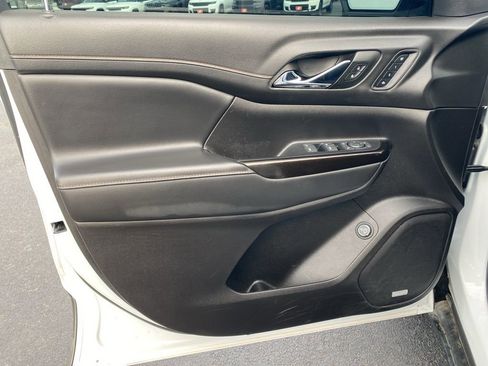 Used 2023 GMC Acadia AT4 w/ Technology Package image 8