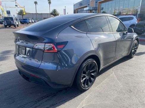 Used 2021 Tesla Model Y Long Range image 5