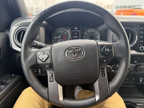 Used 2021 Toyota Tacoma TRD Off-Road image 15