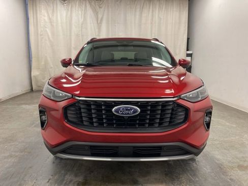 Used 2023 Ford Escape Platinum AWD/4WD image 2