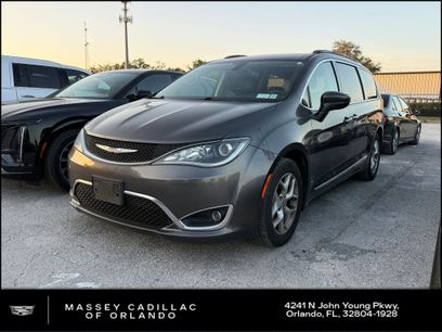 Used 2017 Chrysler Pacifica Touring-L w/ Tire & Wheel Group