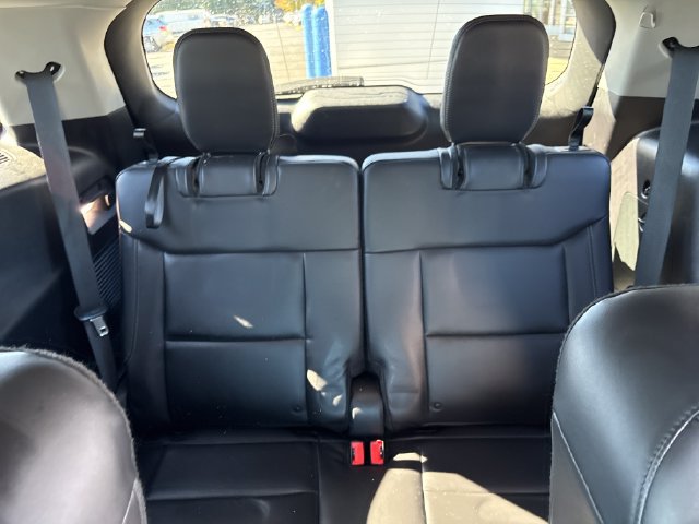 Used 2022 Ford Explorer XLT w/ Equipment Group 202A AWD/4WD image 12