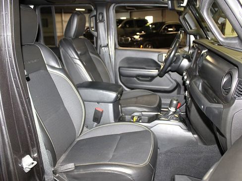 Used 2021 Jeep Gladiator Sport AWD/4WD image 30