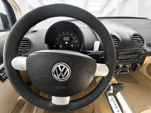 Used 2002 Volkswagen Beetle GLS FWD image 11