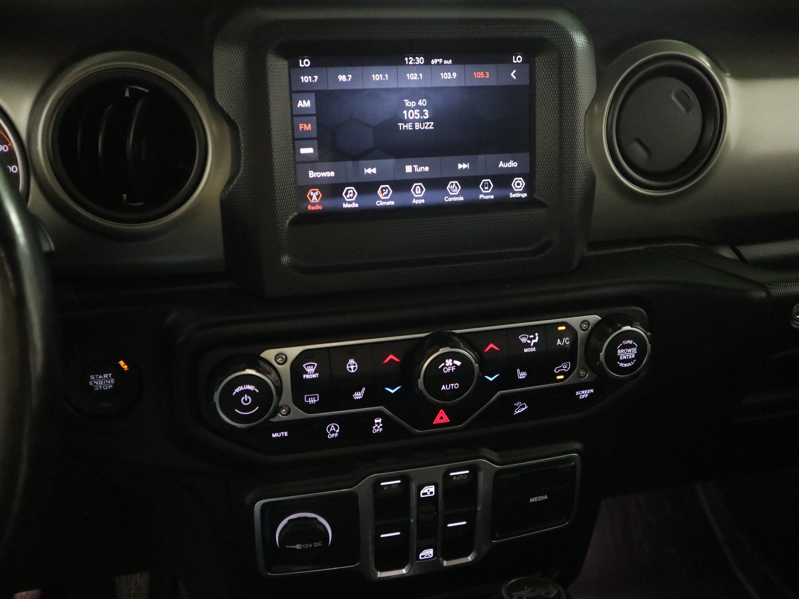 Used 2018 Jeep Wrangler Unlimited Sport S AWD/4WD image 23
