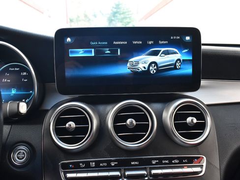 Used 2022 Mercedes-Benz GLC 300 4MATIC w/ AMG Line image 32