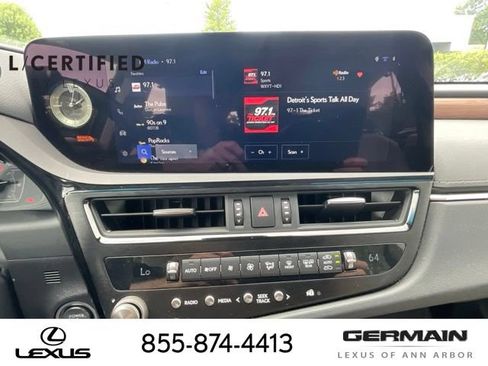 Used 2025 Lexus ES 300h Ultra Luxury FWD image 18