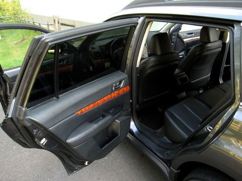 Used 2012 Subaru Outback 2.5i Limited image 22