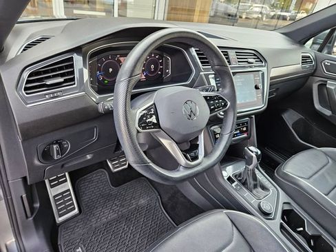 Used 2023 Volkswagen Tiguan SEL R-Line AWD/4WD image 18