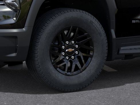 New 2026 Chevrolet Silverado EV LT w/ Plus Package AWD/4WD image 10