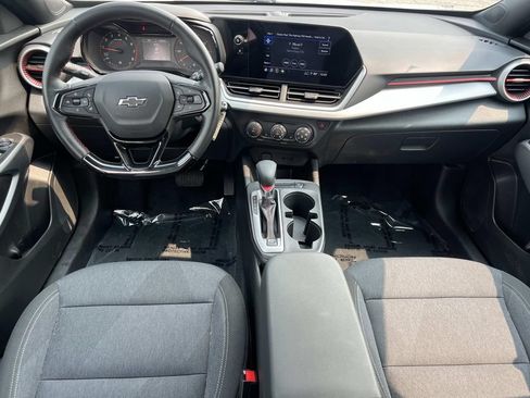 Used 2024 Chevrolet Trax RS w/ Driver Confidence Package FWD image 3