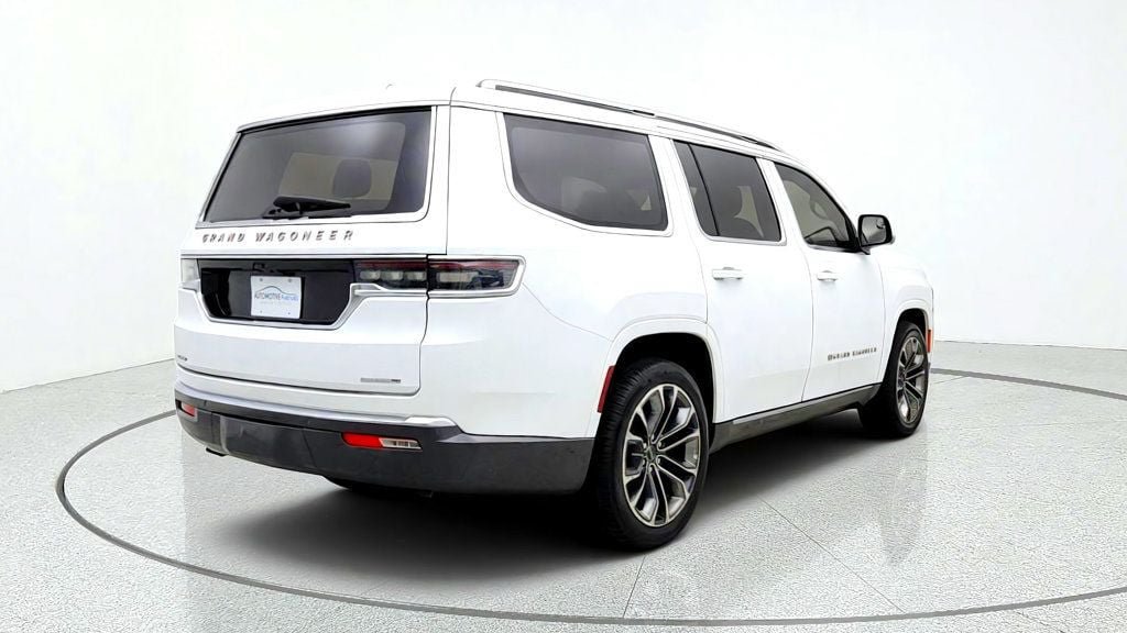 Used 2022 Jeep Grand Wagoneer Series III w/ Rear Seat Video Group 1 AWD/4WD image 5