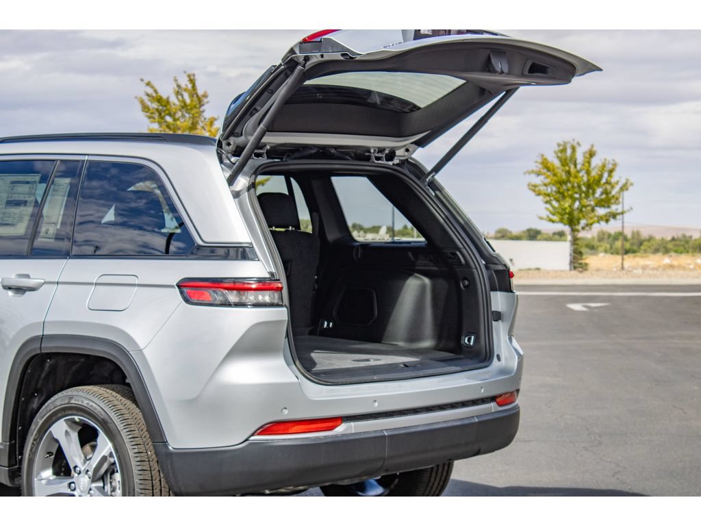 New 2026 Jeep Grand Cherokee Limited AWD/4WD image 10
