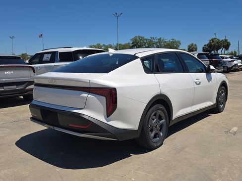 New 2026 Kia K4 FWD image 8