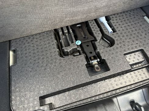 Certified 2023 Honda Accord EX image 27