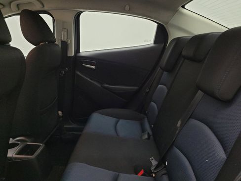 Used 2019 Toyota Yaris LE image 18