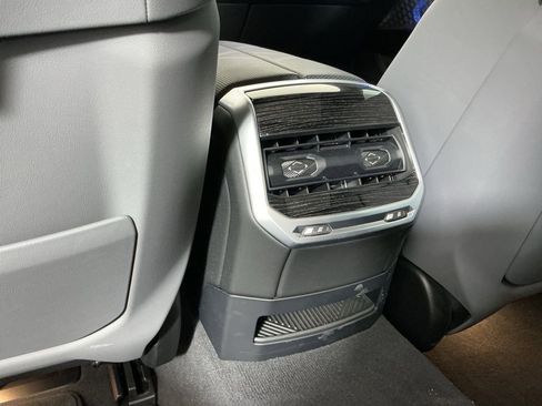 Used 2024 BMW i7 M70 w/ Executive Package image 26