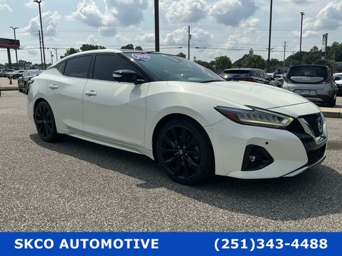 Used 2020 Nissan Maxima SR w/ Sport Mat Group FWD image 7