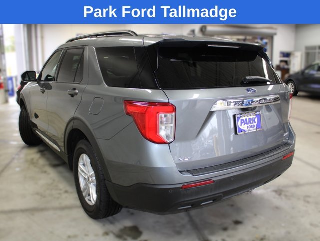 Used 2023 Ford Explorer XLT AWD/4WD image 2