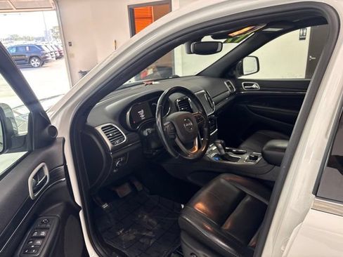 Used 2019 Jeep Grand Cherokee Limited AWD/4WD image 13