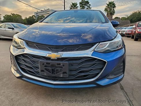 Used 2019 Chevrolet Cruze LT image 4