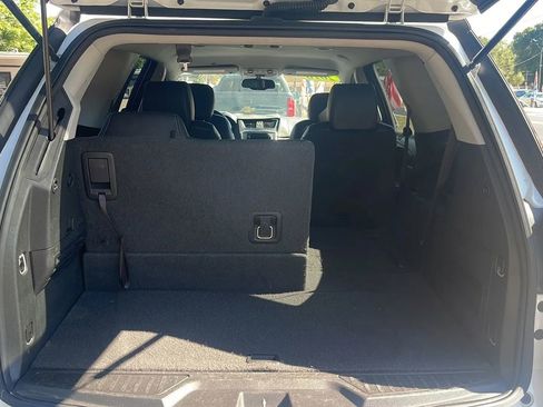 Used 2016 GMC Acadia SLT FWD image 9