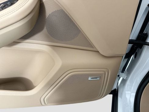Certified 2023 Porsche Macan w/ Premium Package Plus AWD/4WD image 21