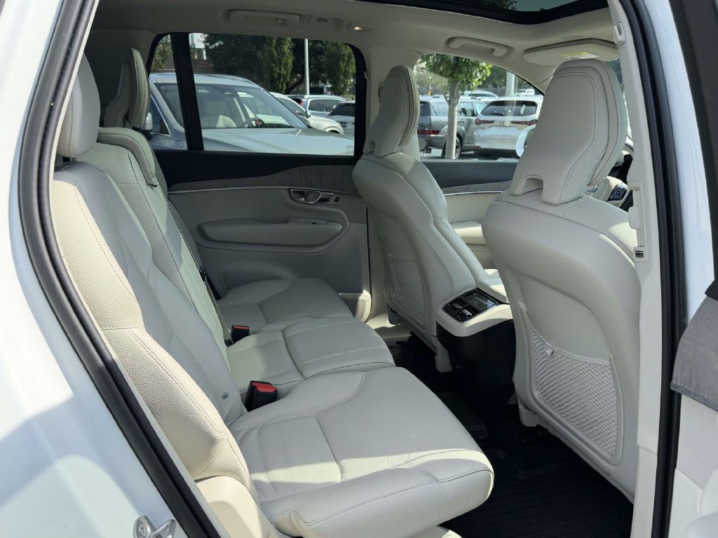 Used 2023 Volvo XC90 B6 Plus w/ Protection Package Premier AWD/4WD image 13