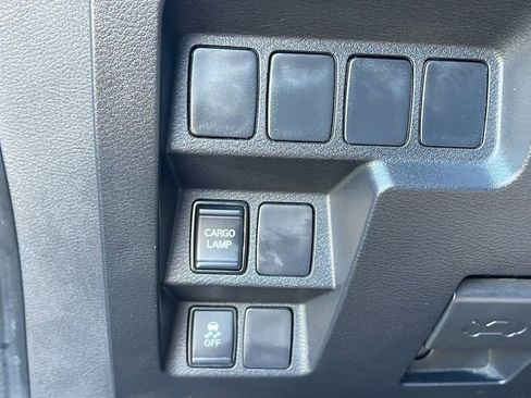 Used 2023 Nissan Frontier SV image 26