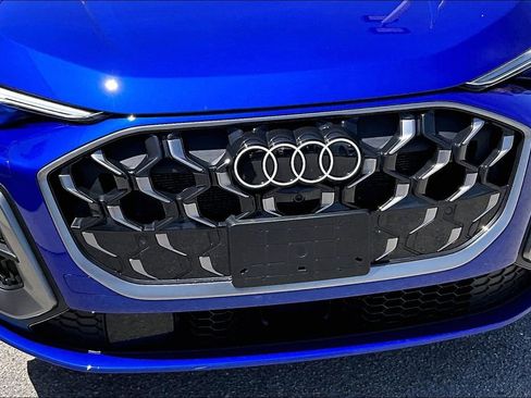 Certified 2025 Audi Q5 Premium Plus w/ Premium Plus AWD/4WD image 11