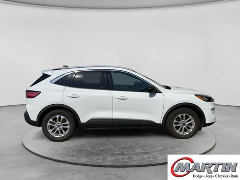 Used 2022 Ford Escape SE FWD image 4