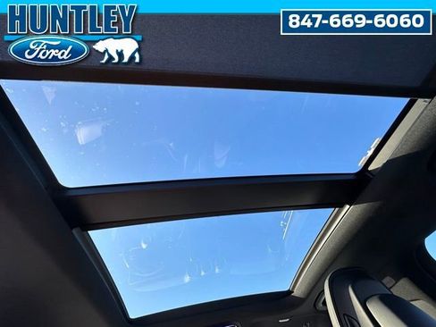 Used 2025 Mercedes-Benz GLC 300 4MATIC w/ AMG Line image 30