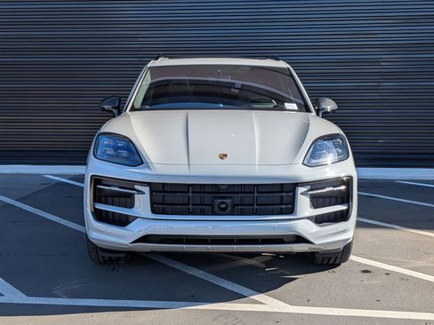New 2026 Porsche Cayenne GTS image 6