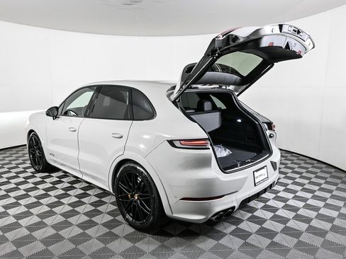 New 2026 Porsche Cayenne GTS image 42