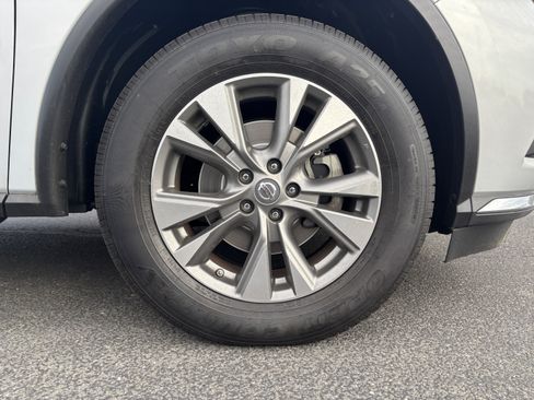 Used 2018 Nissan Murano SV FWD image 9